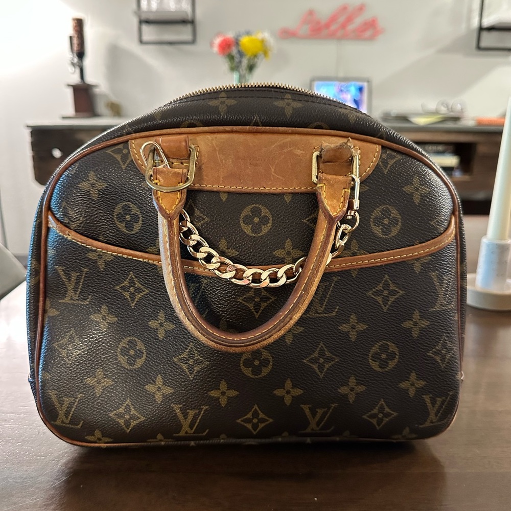 Louis Vuitton Brown Monogram Bag (AUTHENTIC)